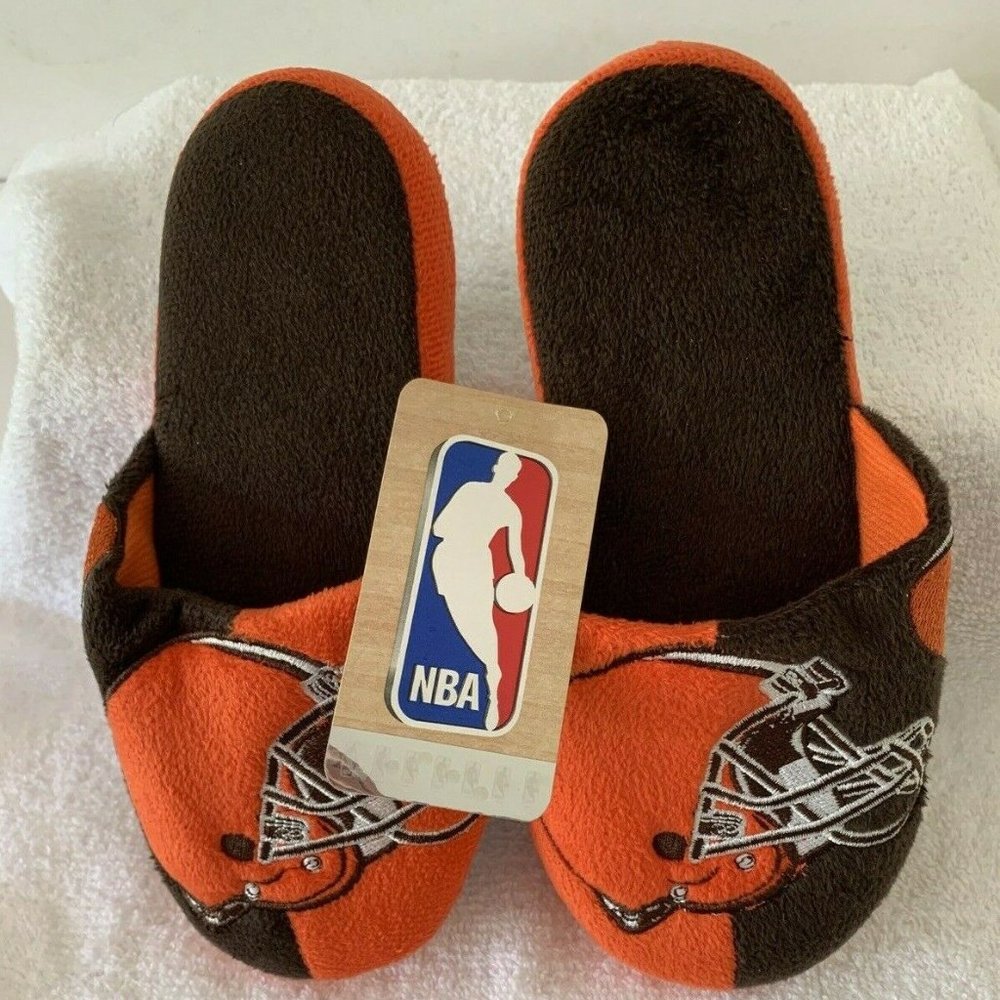 Forever collectible Orange Brown Kids Football Slippers Ages 6-7 years USA Sz1-2